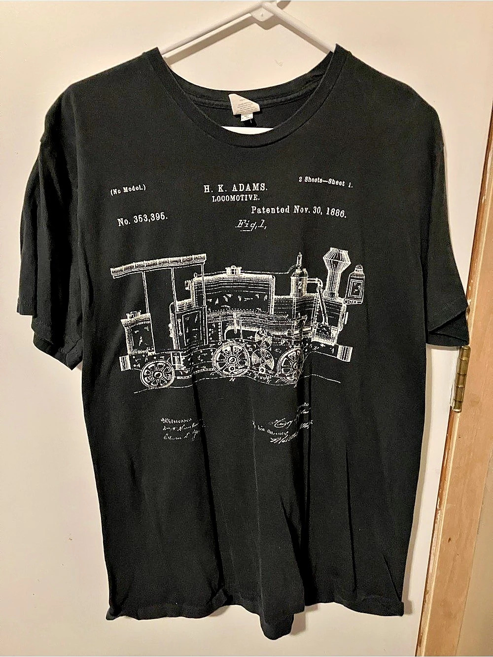 Graphic Short Sleeve Tee in Black